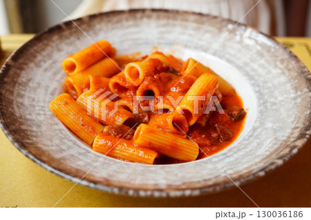 ローマの名物パスタ アマトリチャーナ ローマの名物パスタ アマトリチャーナ 130036186