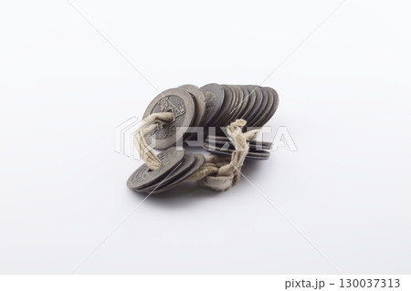 古銭の寛永通宝 江戸時代の貨幣通貨 古銭の寛永通宝 江戸時代の貨幣通貨 130037313