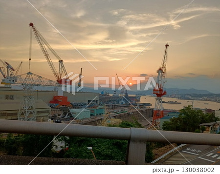 造船と夕焼け 造船と夕焼け 130038002