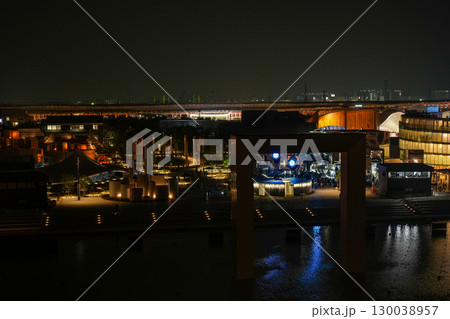 【大阪万博2025年】大屋根リングとパビリオンの夜景【ライトアップ】 130038957