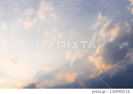 夕方の空オレンジ色橙色 130040218
