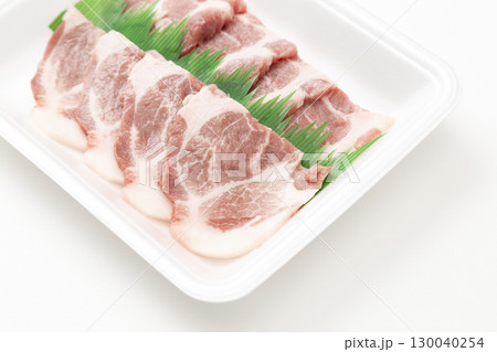 焼肉用の豚ロース肉 130040254