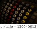 レトロなレジスターのボタン 130040612