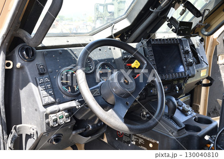 L-ATVの運転席 L-ATVの運転席 130040810