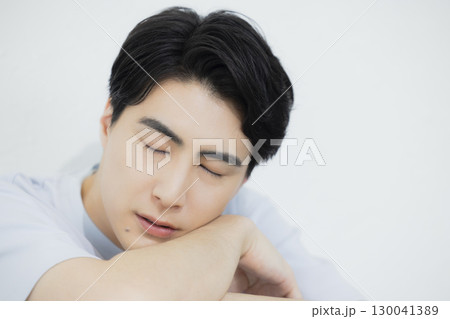 男性のポートレイト 130041389