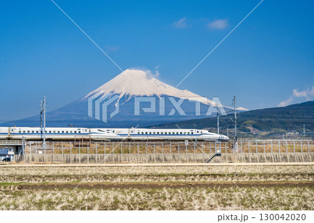 富士山と新幹線 130042020