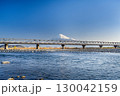 富士山と新幹線 130042159