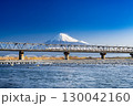 富士山と新幹線 130042160