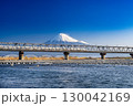 富士山と新幹線 130042169