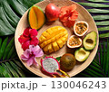 盛り付けられたカットトロピカルフルーツ 130046243