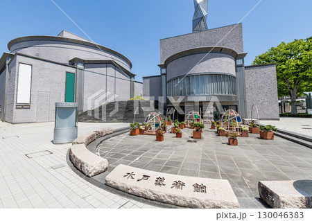 茨城県水戸市 快晴の水戸芸術館 茨城県水戸市 快晴の水戸芸術館 130046383