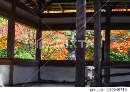 京都 三尾 槙尾山 西明寺 美しい秋の紅葉 (京都府京都市右京区) 京都 三尾 槙尾山 西明寺 美しい秋の紅葉 (京都府京都市右京区) 130046719