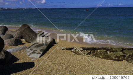 沖縄県北谷町美浜 デポアイランドと青い空 沖縄県北谷町美浜 デポアイランドと青い空 130046765