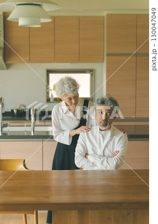 年を取ると怒りっぽくなる 130047049