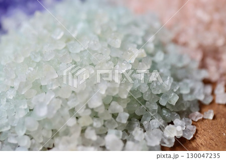 数種類の香り付きカラーバスソルト　アロマバスソルト 130047235