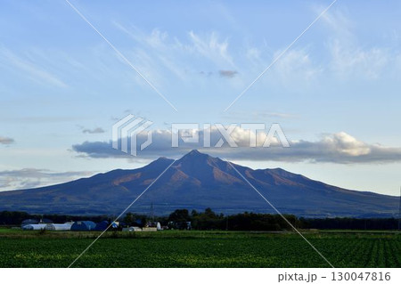 10月の斜里岳景観 130047816