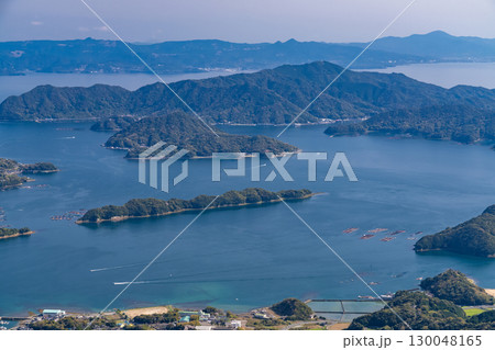 《熊本県》倉岳山山頂からのぞむ御所浦の島々 《熊本県》倉岳山山頂からのぞむ御所浦の島々 130048165