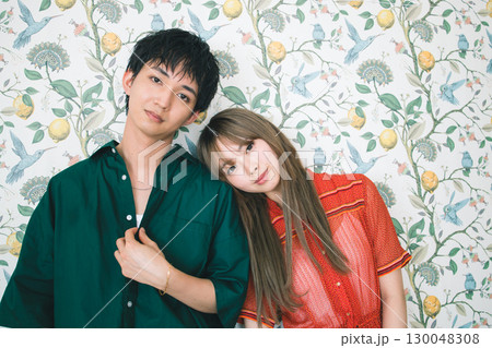 若いカップル 130048308