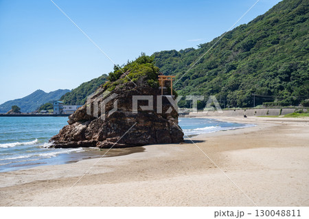 稲佐の浜 出雲大社近くの神聖な浜辺 島根県 130048811