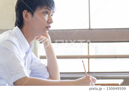 勉強する男子高校生 勉強する男子高校生 130049509