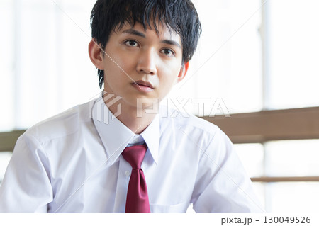 男子高校生 130049526