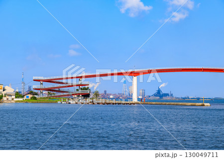 千葉県　木更津市　木更津港と中の島大橋 130049711