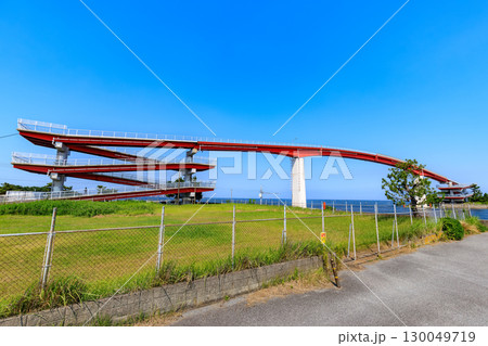 千葉県　木更津市　鳥居崎海浜公園にある中の島大橋 130049719