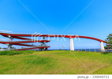 千葉県　木更津市　鳥居崎海浜公園にある中の島大橋 130049721