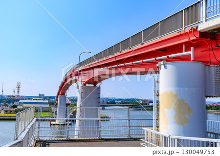 千葉県 木更津市 鳥居崎海浜公園にある中の島大橋 千葉県 木更津市 鳥居崎海浜公園にある中の島大橋 130049753