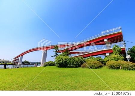 千葉県　木更津市　鳥居崎海浜公園にある中の島大橋 130049755