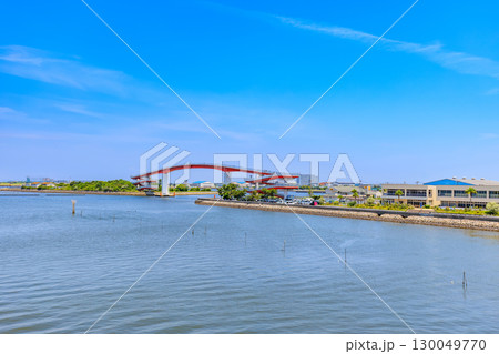 千葉県　木更津市　鳥居崎海浜公園にある鳥居崎倶楽部と中の島大橋 130049770