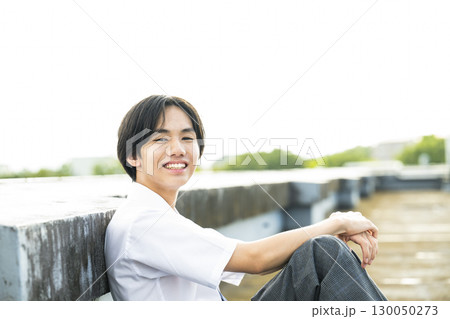 男子高校生のポートレート 笑顔 男子高校生のポートレート 笑顔 130050273