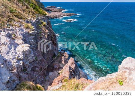 《長崎県》生月島の断崖と海岸線 130050355