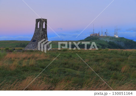 長野県》美ヶ原高原・美しの塔　 130051164
