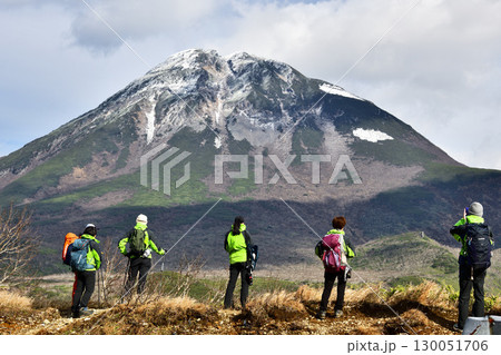 知床峠から見た羅臼岳山頂 知床峠から見た羅臼岳山頂 130051706