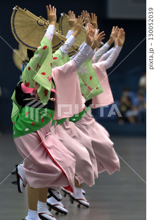 本場徳島阿波踊り　有名連の女踊り 130052039