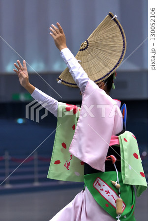 本場徳島阿波踊り　有名連の女踊り 130052106