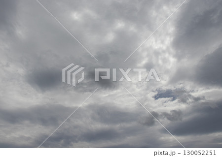 雲の多い空 130052251