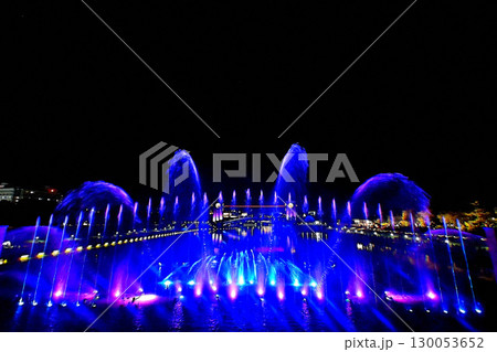 富岩運河環水公園　サマーファウンテン　噴水ショー 130053652