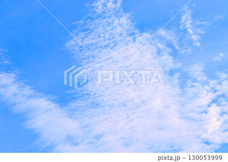 青空と白い雲・背景素材 青空と白い雲・背景素材 130053999
