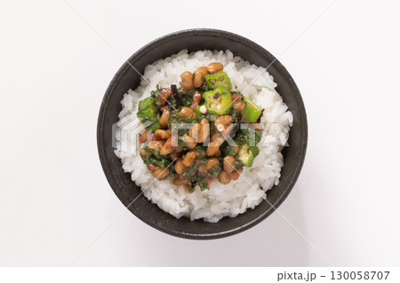 梅しそ　納豆　塩昆布あえ　ご飯 130058707