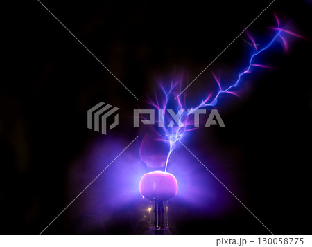 プラズマボールの放電 プラズマボールの放電 130058775
