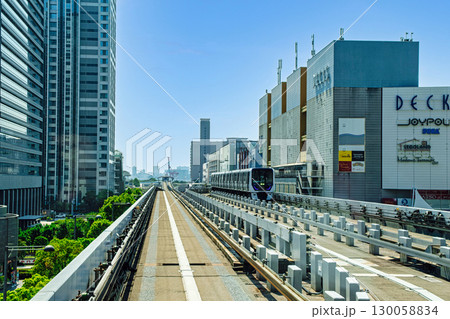 東京都 新交通ゆりかもめ 車窓からお台場付近 東京都 新交通ゆりかもめ 車窓からお台場付近 130058834