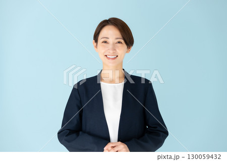 女性 ビジネス ポートレート 女性 ビジネス ポートレート 130059432