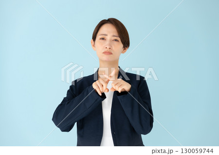 女性 ビジネス ポートレート バツ 女性 ビジネス ポートレート バツ 130059744