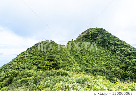 【日本百名山】大山ユートピアコース　三鈷峰への登山道から見た三鈷峰　鳥取県西伯郡大山町 130060065