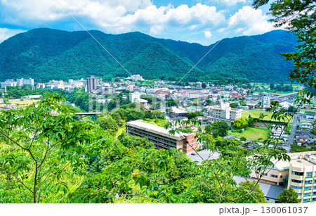 栃木県日光市 楯岩展望台から見る鬼怒川温泉の風景 栃木県日光市 楯岩展望台から見る鬼怒川温泉の風景 130061037