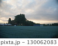 ネギ畑に映る夕焼け 130062083