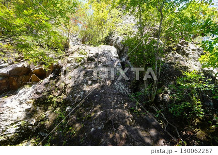 妙義山金洞山の二段ルンゼの鎖場 130062287