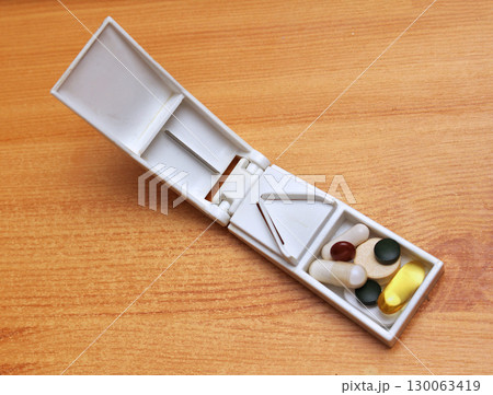 Pills daily dose 130063419
